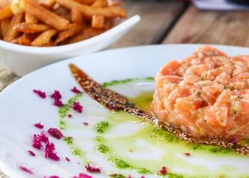 Páscoa: Nutricionista ensina passo a passo de Tartar de Salmão