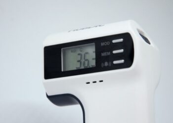 Especialista fala sobre o uso do termômetro no punho