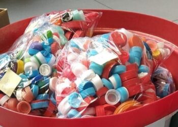 Instituto realiza campanha de arrecadação de tampinhas plásticas nas estações da Linha 5-Lilás de metrô