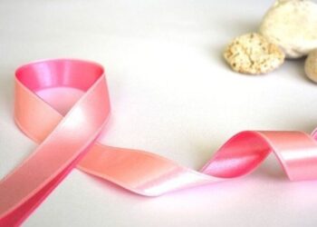 Mastologista fala sobre câncer de mama em mulheres mais velhas