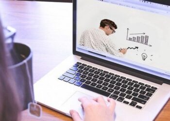 Universidade virtual oferece curso de Enfermagem à distância