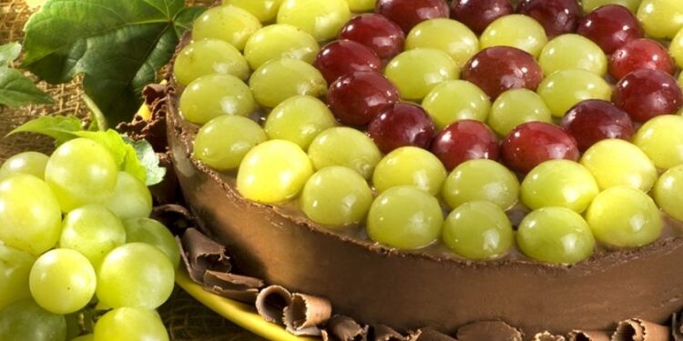Receita de torta de uva com chocolate